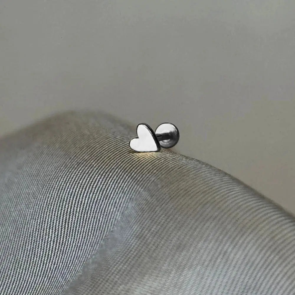 AIDE heart-shaped flat stud earring with round ball backing in 925 sterling silver