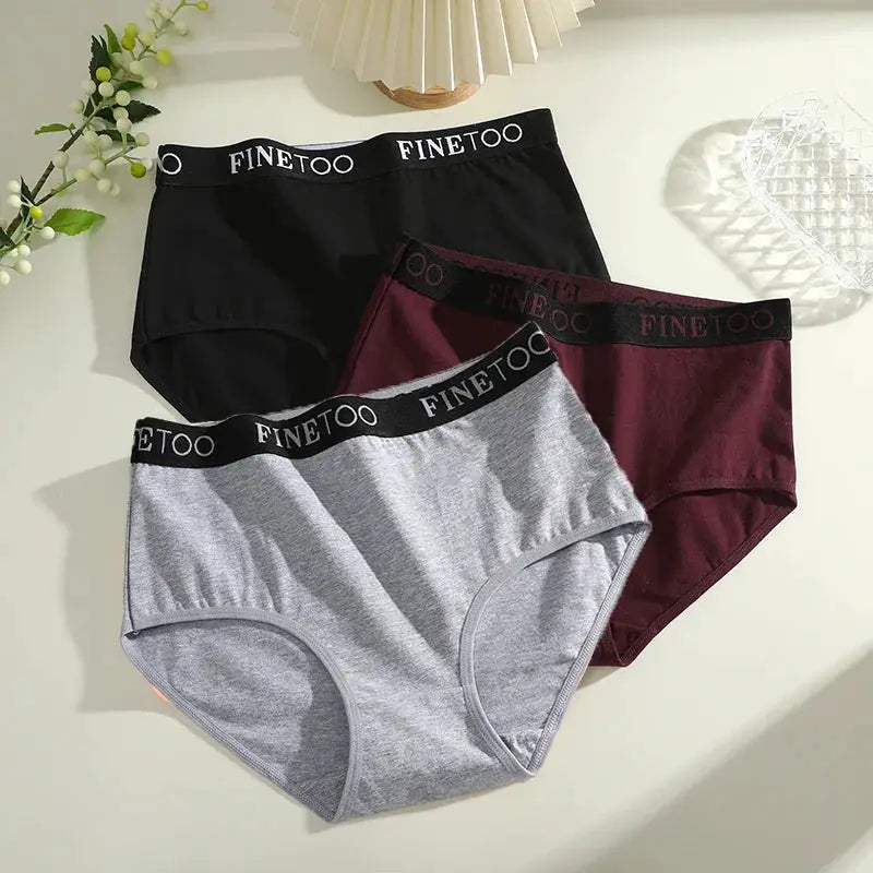 Finetoo 3-pack cotton briefs for women, black, gray, and burgundy, seamless low-rise underwear