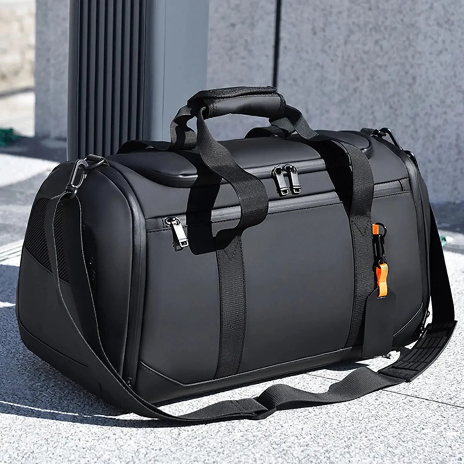 Large-capacity travel tote bag by Simples Market, black with multiple pockets and shoulder strap