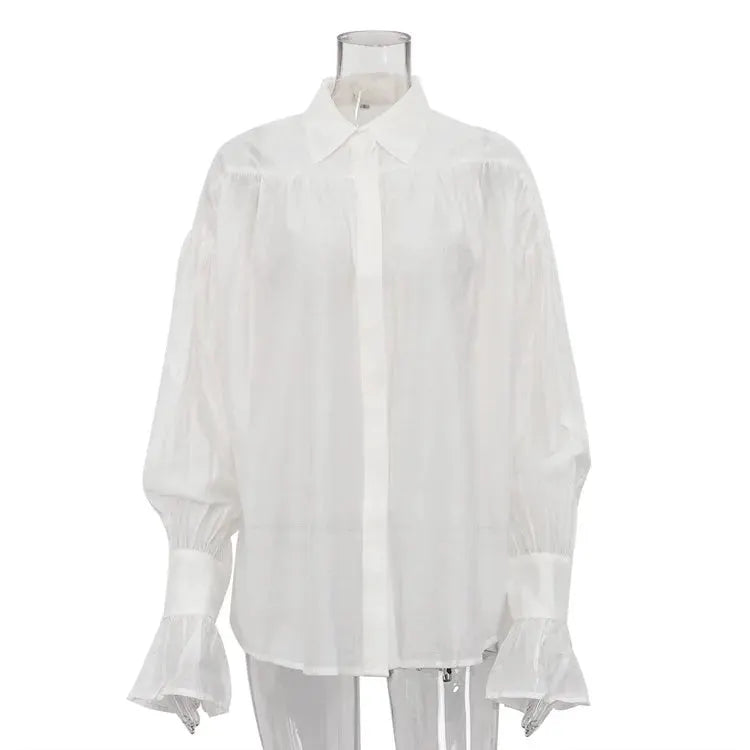 Bornladies white collared blouse with loose fit and flare sleeves, Simples Market.