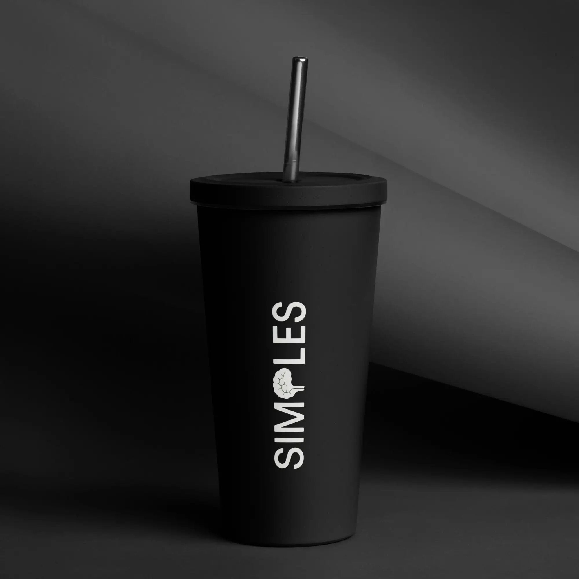 Insulated tumbler with straw by Simples Market in black finish