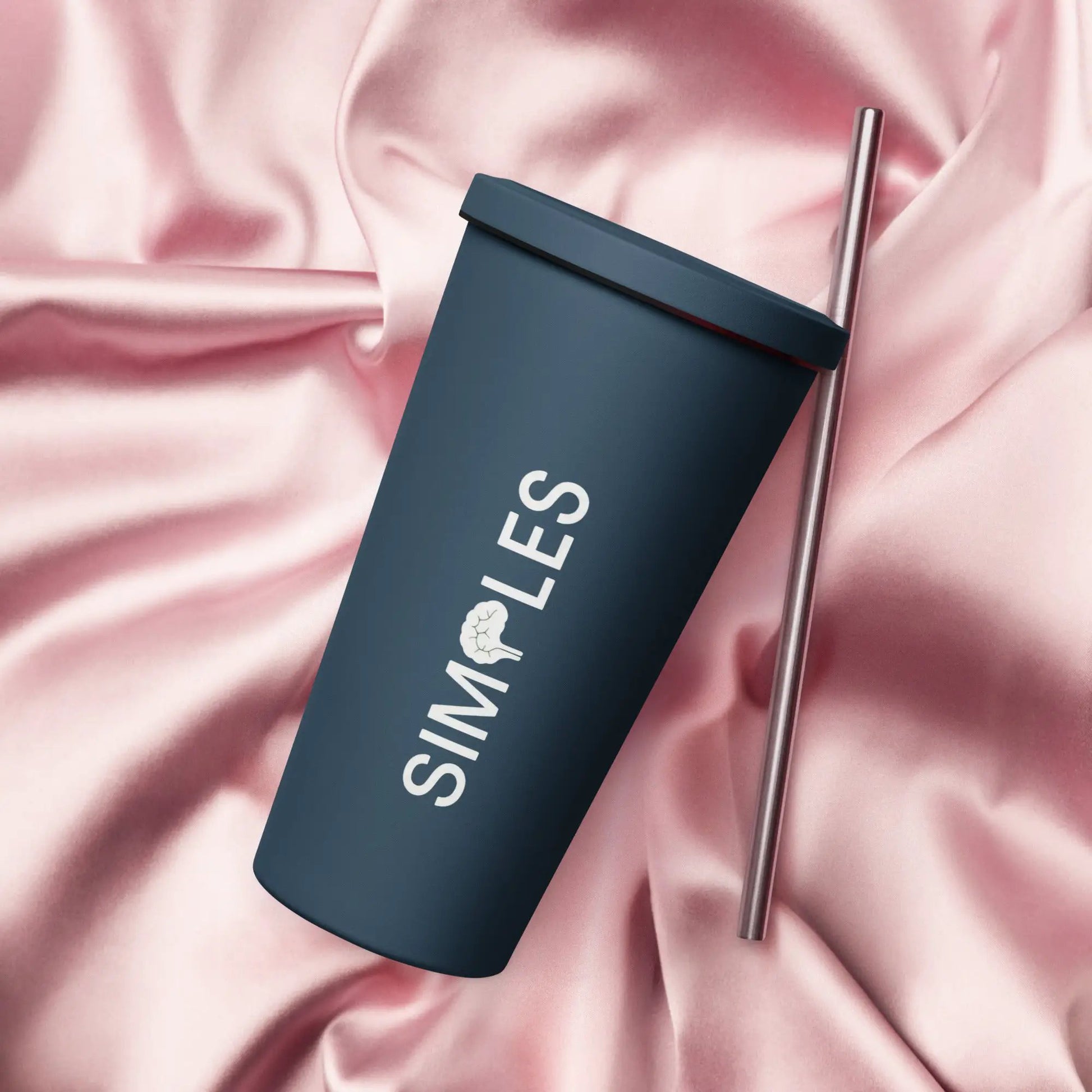 Insulated tumbler with straw by Simples Market, blue body and stainless steel straw