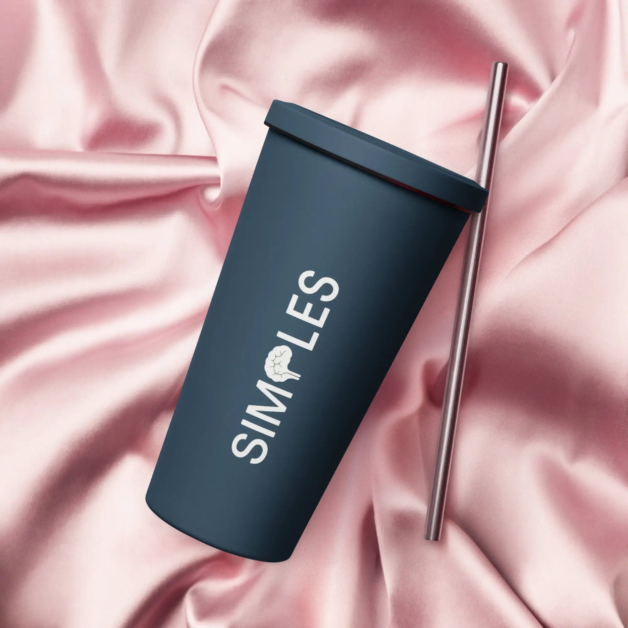 Insulated tumbler with straw by Simples Market, blue body and stainless steel straw
