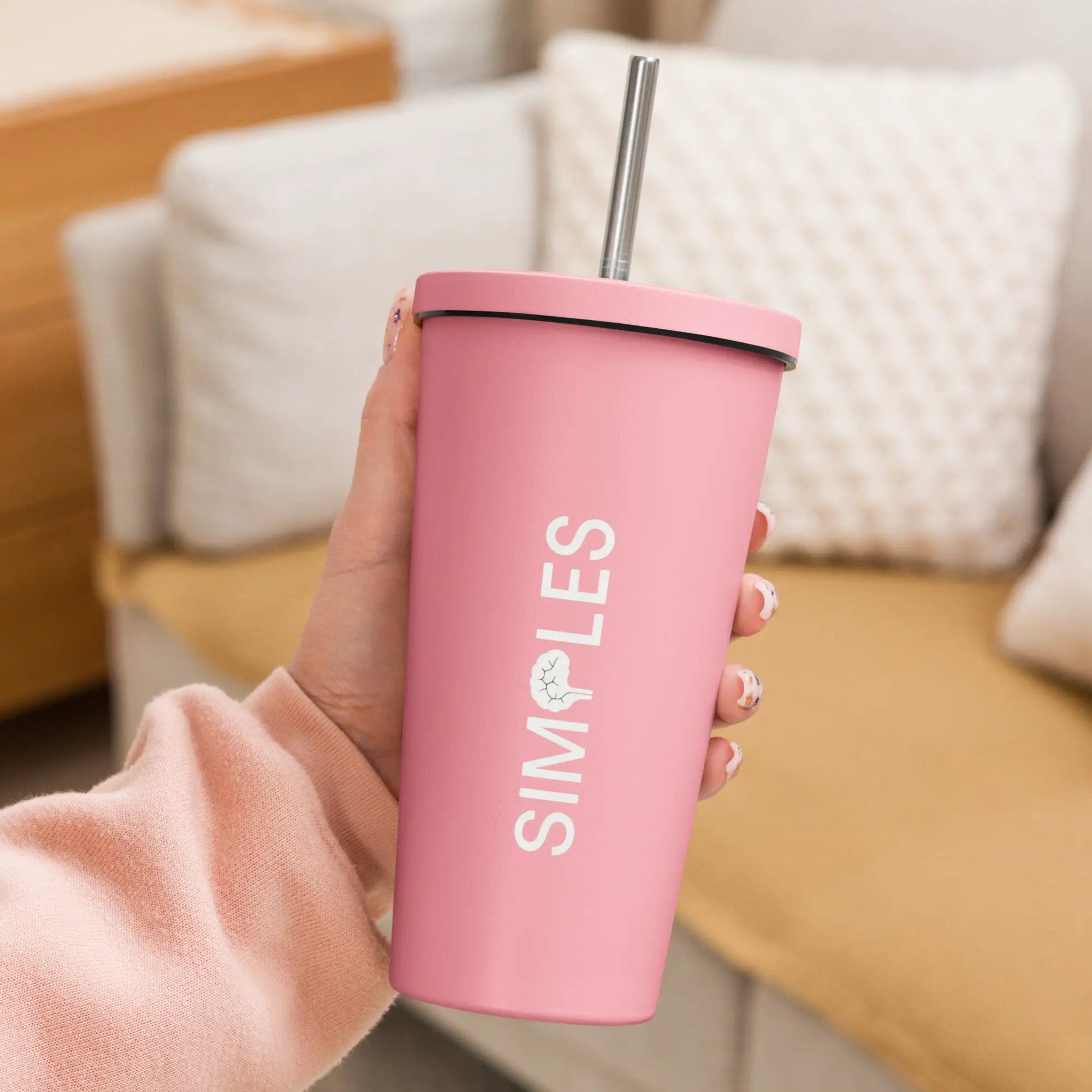 Insulated tumbler with straw in pink by Simples Market