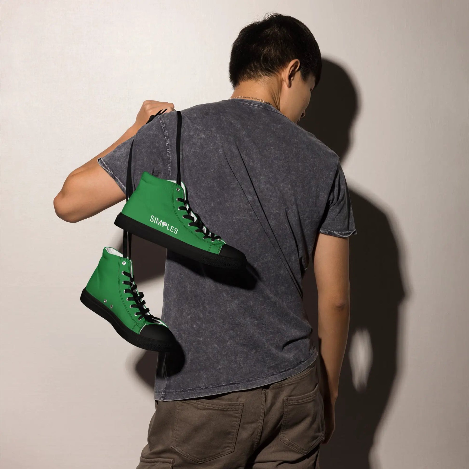 Men's high-top canvas shoes in green by Simples Market; black sole, white laces