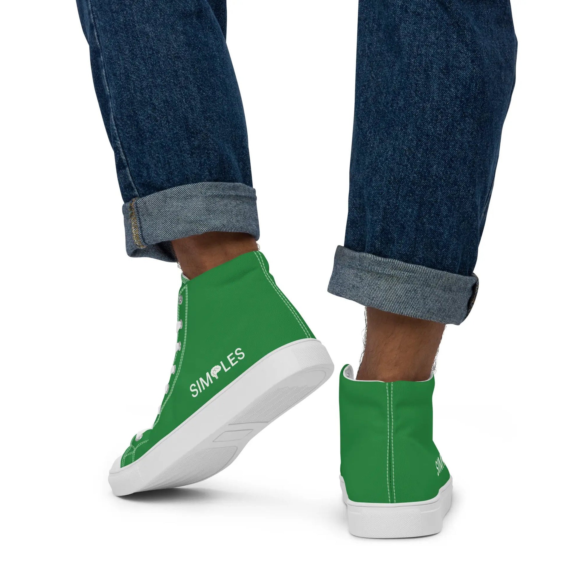 Men’s high-top canvas shoes in green with white sole and laces by Simples Market