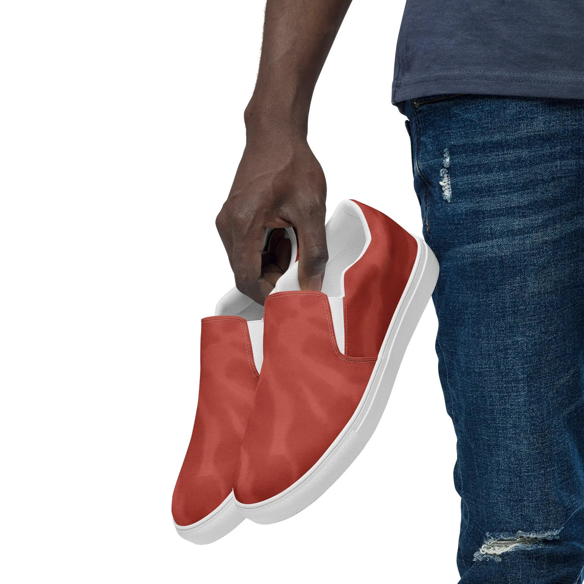 Men’s slip-on canvas shoes by Simples Market in red and white.