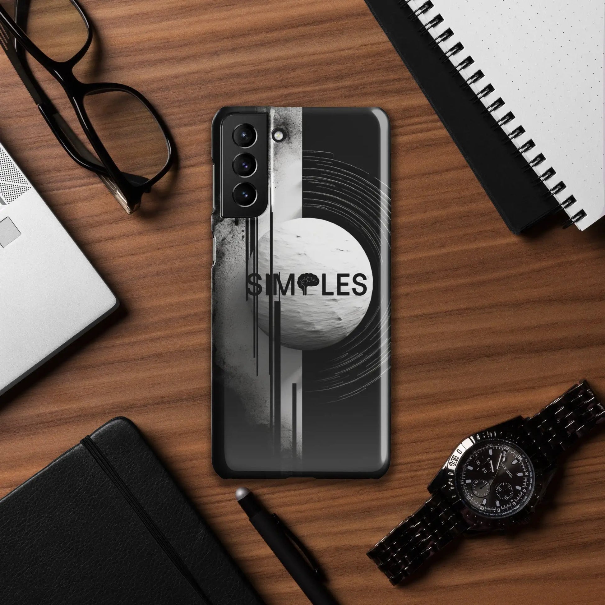 Snap case for Samsung by Simples Market; black case with grayscale abstract design.