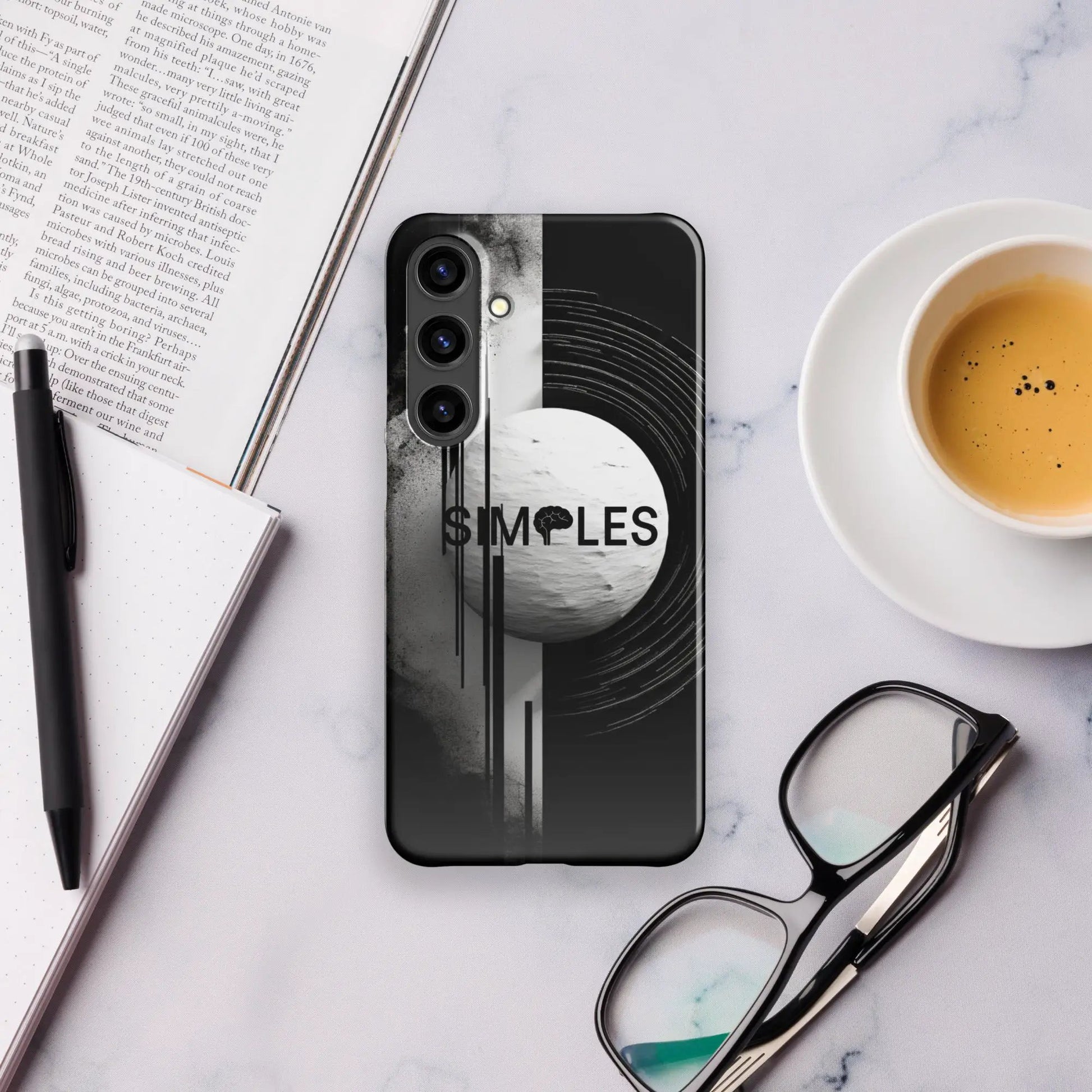 Snap case for Samsung by Simples Market; black/gray case with circular swirl graphic.