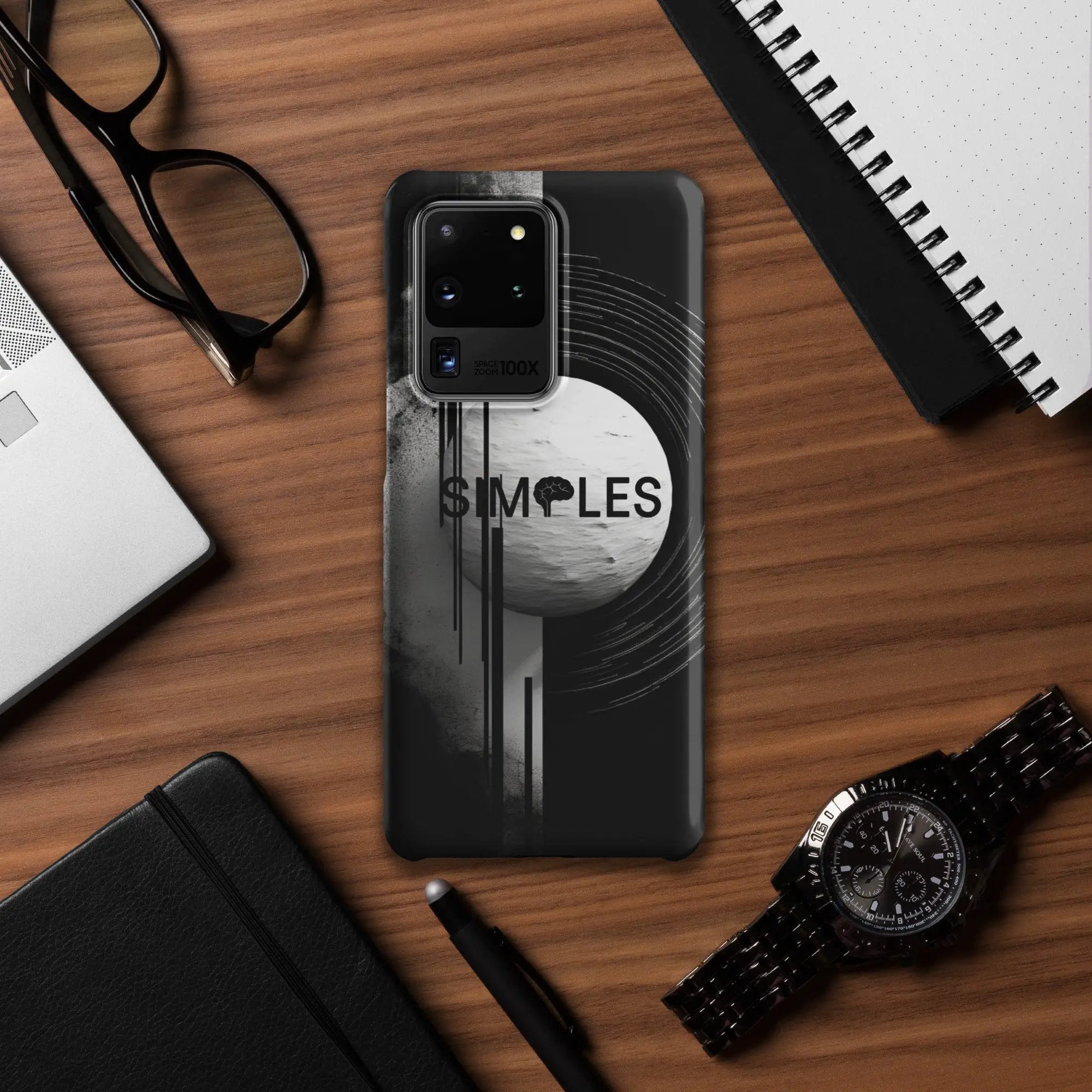 Snap case for Samsung by Simples Market; black cover with gray graphic design