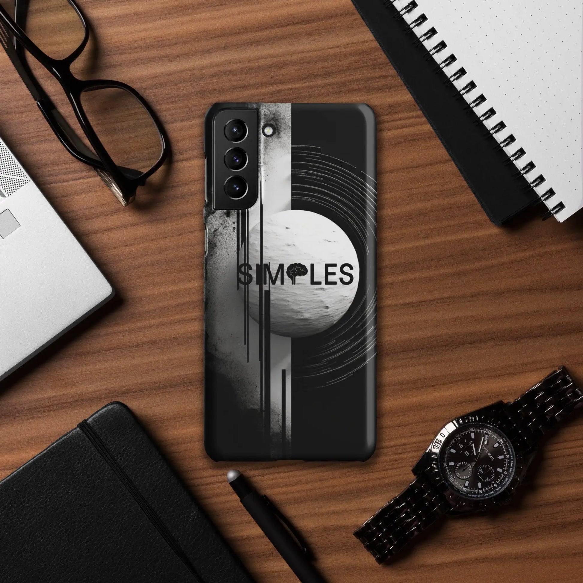 Snap case for Samsung phone by Simples Market; black case with gray abstract stripe design.