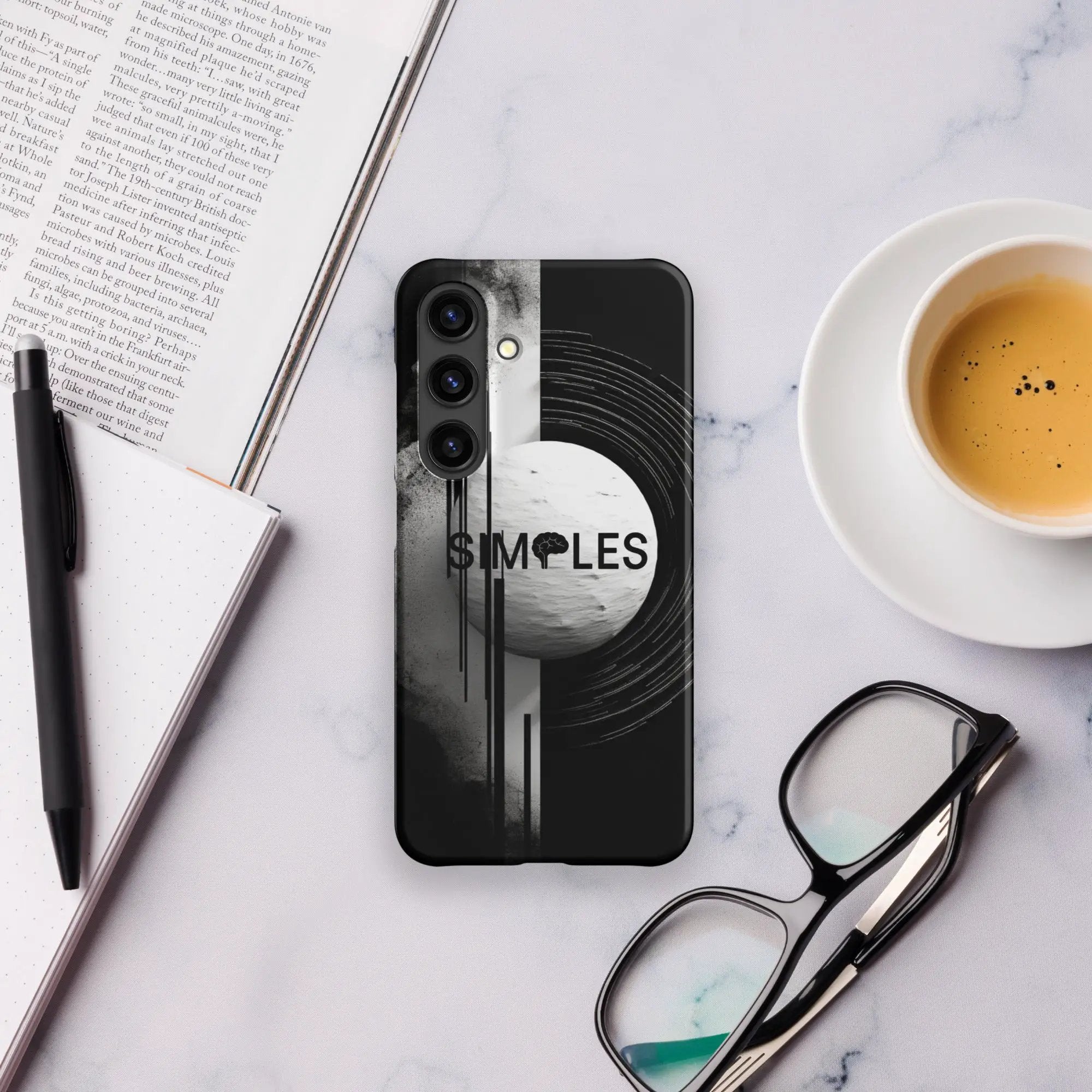 Snap case for Samsung by Simples Market; black phone case with grayscale circular artwork.